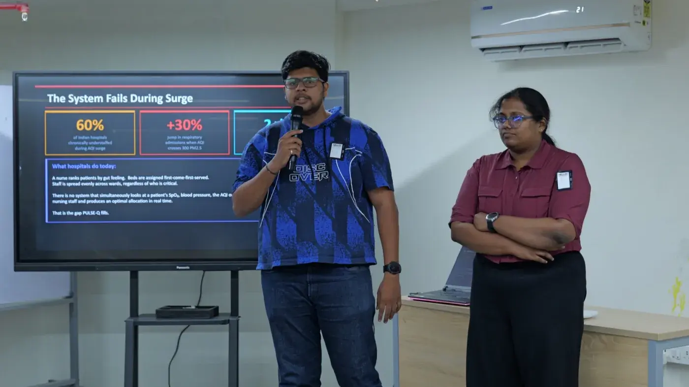 Moment from a QuantumX community event, photo 10