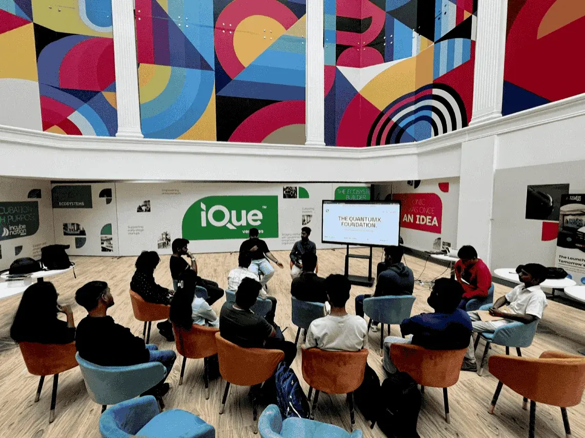 Moment from a QuantumX community event, photo 3