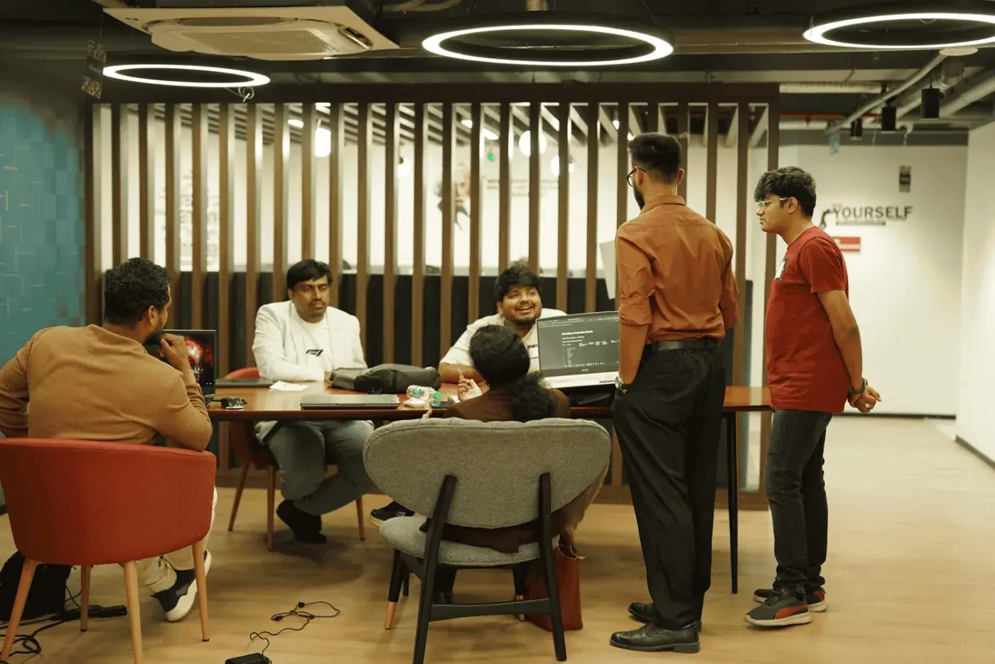 Moment from a QuantumX community event, photo 4