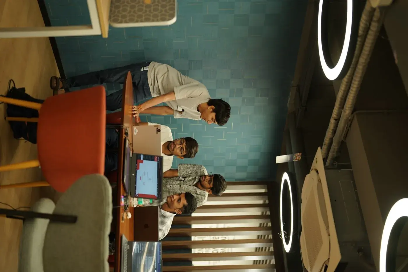 Moment from a QuantumX community event, photo 7